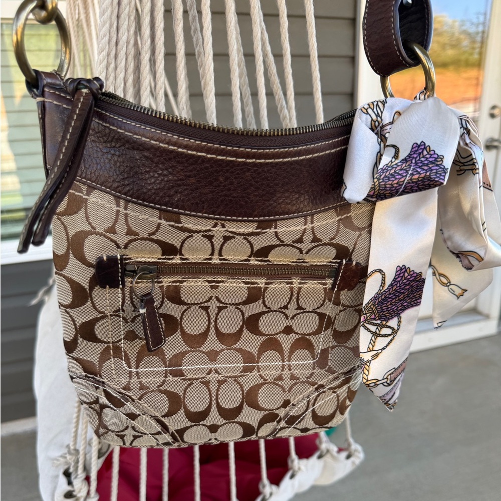 Y2K Coach Signature Crossbody H0685-10402.  EUC - Picture 4 of 16